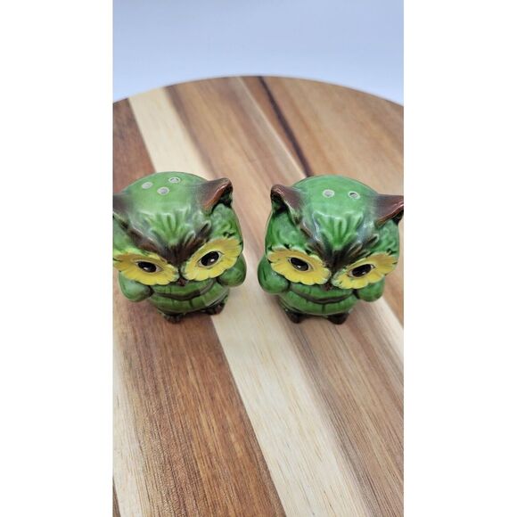 Lefton Ceramic VTG Owl 2.5" Salt & Pepper Shakers Green W/Big Yellow Eyes - Picture 5 of 6